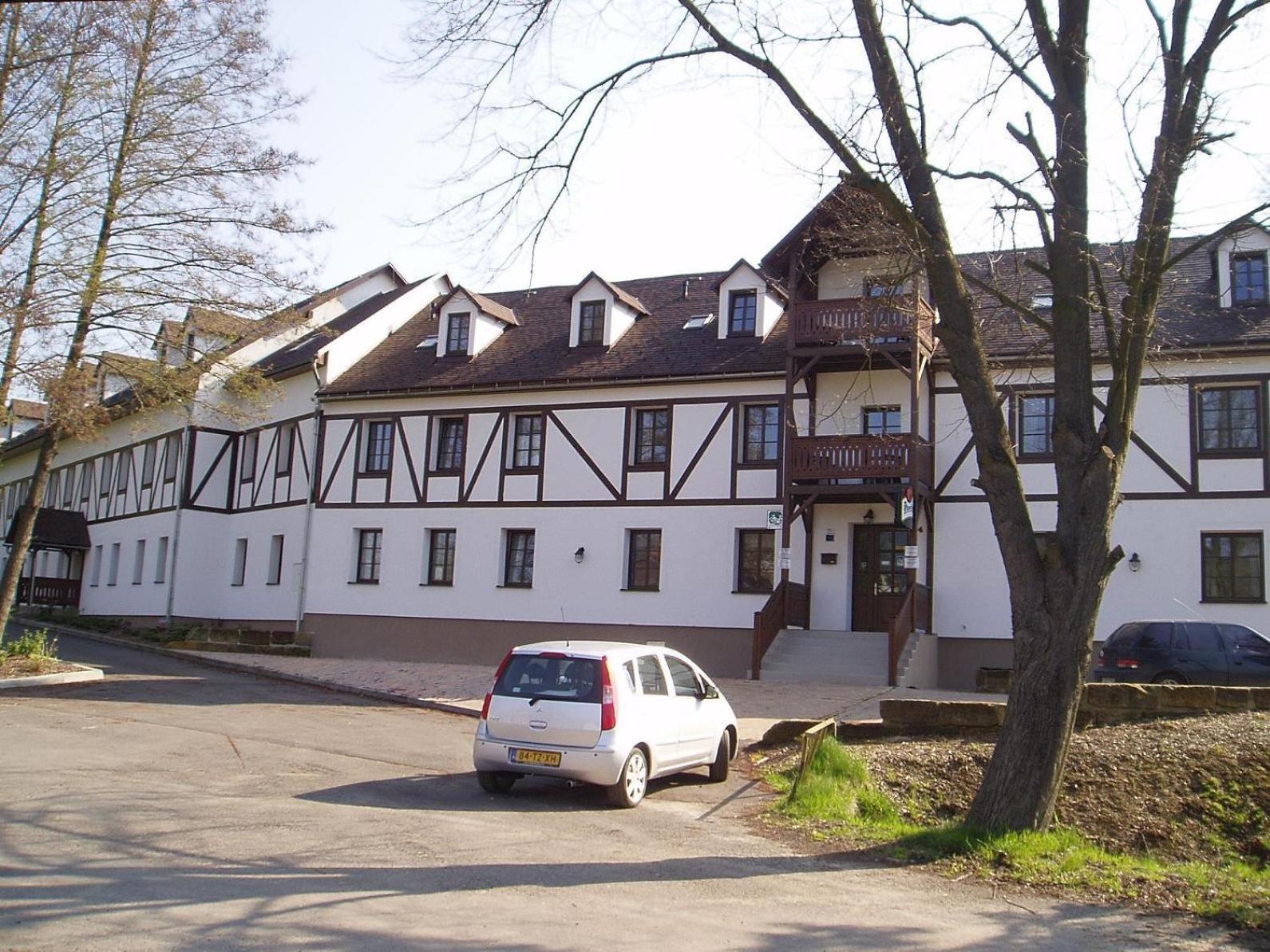 Restaurace A Penzion Ceska Hospoda Heřmanice Eksteriør billede